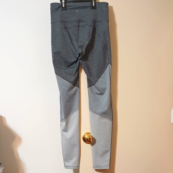 EUC ~ Old Navy Active Go-Dry Fitted Shades of Gray Leggings (Size: Medium) - Picture 2 of 4